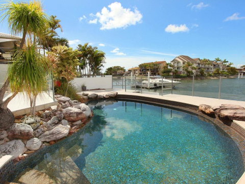 Yulunga 20 - 4 BDRM Canal Home With Pool - Tourism Caloundra 0