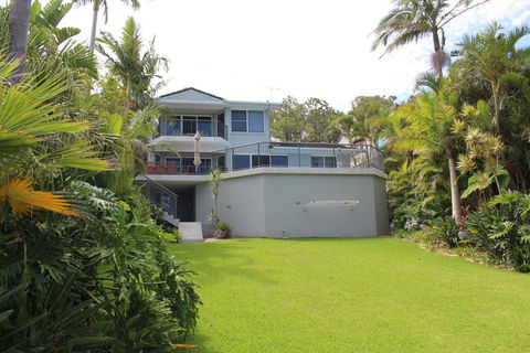 Zaffiro Beach House - Tourism Caloundra 0