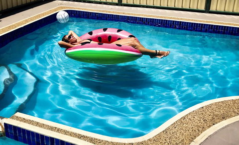 ZED MOTELS Tropical Gateway - Tourism Caloundra 1