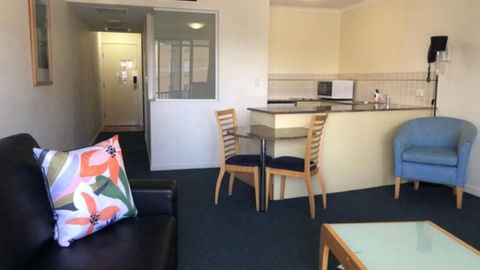 #55 Grand Pacific Resort, Outdoor Spa With A View! - Tourism Caloundra 2