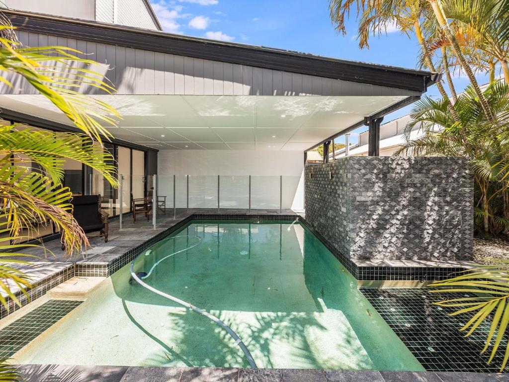 22 Seaview Terrace Moffat Beach