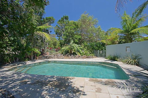 A Perfect Stay - 3 James Cook Apartments - Tourism Caloundra 0
