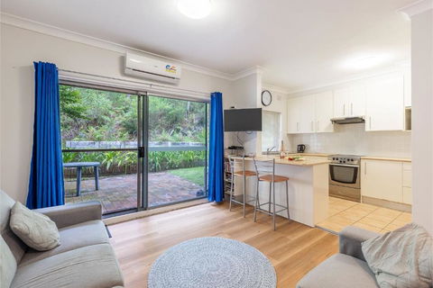 Adriana 4 Open Plan Living With Backyard - Tourism Caloundra 0