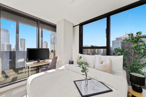 A 2BR Apt On Collins With City Views FREE Parking - Tourism Caloundra 0