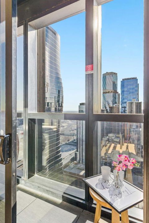 A 2BR Apt On Collins With City Views FREE Parking - Tourism Caloundra 4