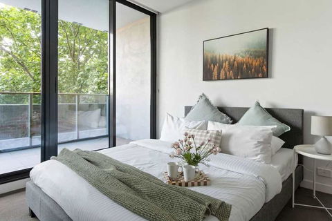 A Central Apt Right Next To Southern Cross - Tourism Caloundra 0