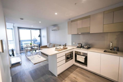 A Chic 2BR CBD Apartment Near Southern Cross - Tourism Caloundra 0