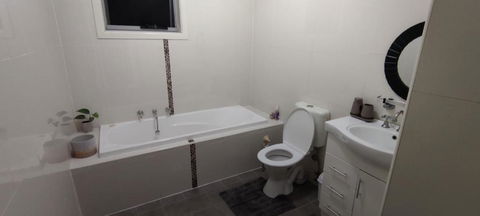 A Cosy Villa, Close To All Essentials - Tourism Caloundra 3