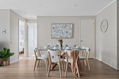 A Cozy 2BR Apt Near Crown Sleeps 6 FREE Parking - Tourism Caloundra 1