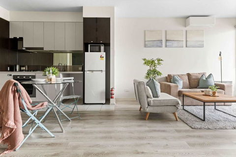 A Cozy & Modern Apt Near To Flemington Races - Tourism Caloundra 3