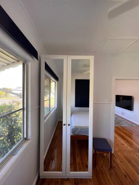 A Delightful Two-bedroom Cottage On Toowoon Bay. - Tourism Caloundra 4