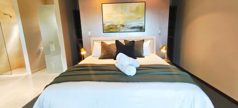 A La Plage Beach House - Tourism Caloundra 1