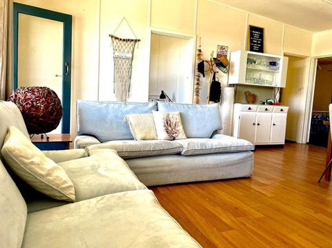 A Magic Shack - Relax, Recharge, Frolic & Fish - Tourism Caloundra 3