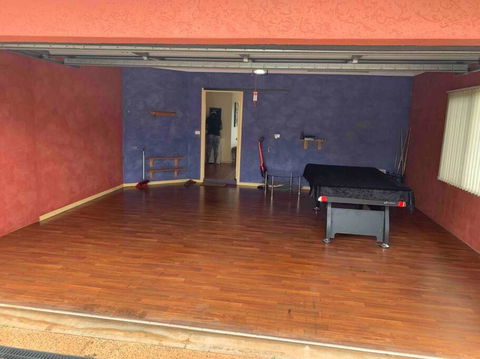 A Picturesque 3 Bedroom House With Splendid Views - Tourism Caloundra 4