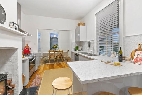 A Sea Pilots Cottage - Tourism Caloundra 2