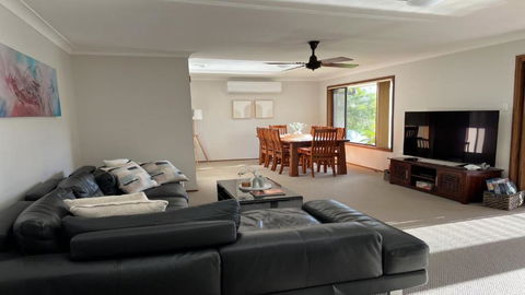 A Slice Of Paradise - Tourism Caloundra 3