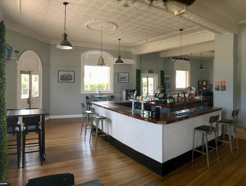 Abermain Hotel - Tourism Caloundra 3