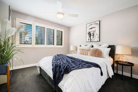 Absolute Beach Front Renovated 3 Bdrm 2 Bath App - Tourism Caloundra 3
