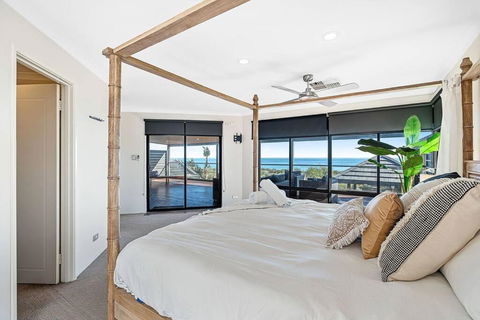 Absolute Oceanfront Retreat - Tourism Caloundra 4