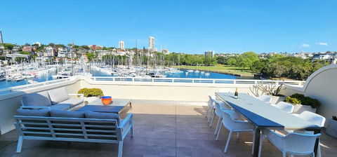 Absolute Waterfront With Oversized Private Terrace - Tourism Caloundra 0