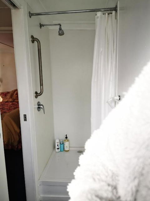 Affordable And Convenient Accommodation - Tourism Caloundra 2