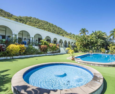 AFFORDABLE ISLAND ESCAPE! Queen Studio, Nelly Bay - Tourism Caloundra 0