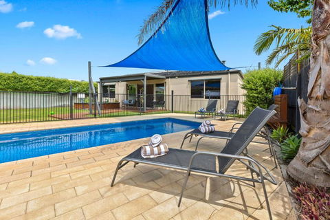 A Rye Retreat - An Entertainers Delight - Tourism Caloundra 0