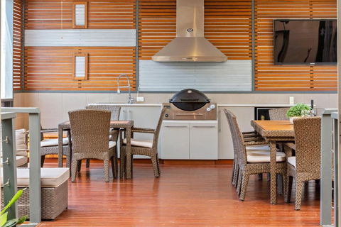 A Rye Retreat - An Entertainers Delight - Tourism Caloundra 4