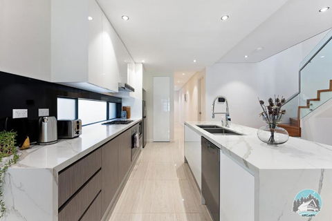 Aircabin - Eastwood - Luxury - 4 Bedrooms House - Tourism Caloundra 2