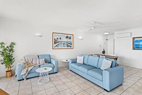 Airlie Hasta Manana - Tourism Caloundra 4