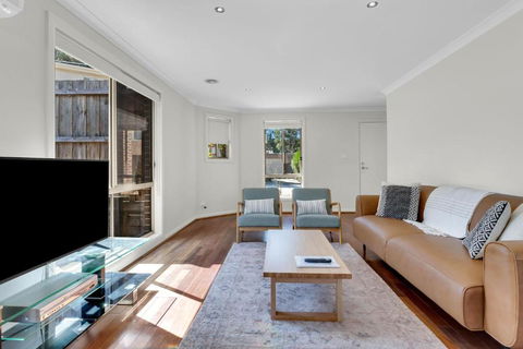 Airport West Stunner By Ready Set Stay - Tourism Caloundra 1