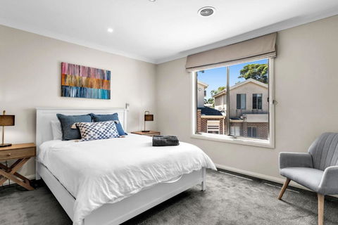 Airport West Stunner By Ready Set Stay - Tourism Caloundra 3