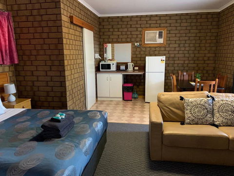 Airport Whyalla Motel - Tourism Caloundra 4