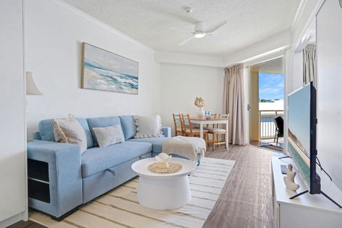 Alexandra Beach Resort Couples Escape - CoastHM - Tourism Caloundra 1