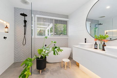 Allambea Mount Eliza - Tourism Caloundra 4