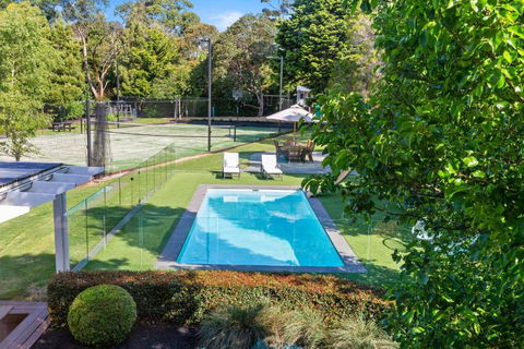 Allambea Mount Eliza - Tourism Caloundra 0