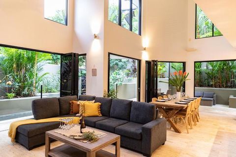 Amalfi - Port Douglas, Luxury In The Centre Of Town - Tourism Caloundra 0