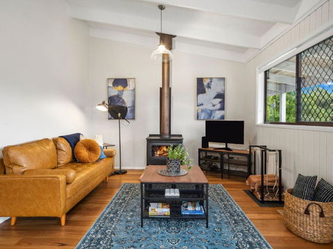 Amaroo Cottage - Tourism Caloundra 1