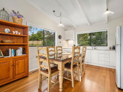 Amaroo Cottage - Tourism Caloundra 3