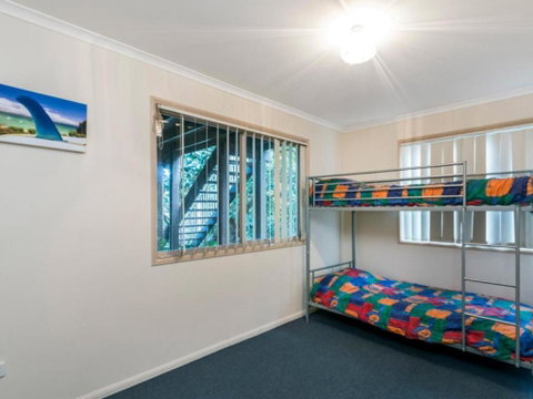 Amaroo House - Tourism Caloundra 1