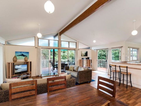 Amaroo House - Tourism Caloundra 0