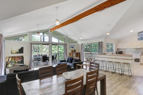 Amaroo House - Tourism Caloundra 2