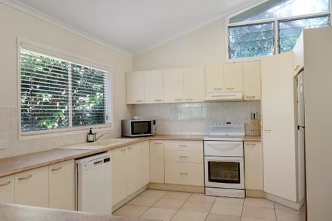 Amaroo House - Tourism Caloundra 3