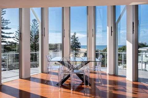 Amazing Currimundi Lakefront Ocean Penthouse - Tourism Caloundra 0