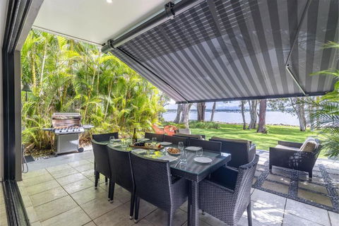 Ambience On The Waterfront 14 Danalene Parade - Tourism Caloundra 1