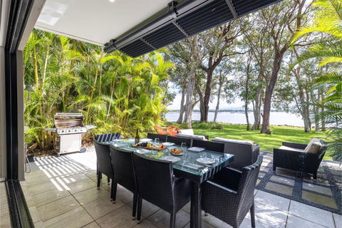 Ambience On The Waterfront 14 Danalene Parade - Tourism Caloundra 2