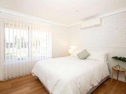 Anacapri - Pet Friendly - Opposite Beach - Fireplace - Tourism Caloundra 4