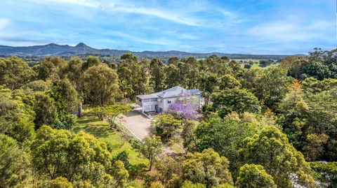 Ananda - Magnificent Byron Hinterland Retreat - Tourism Caloundra 4