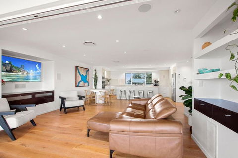 Anderson Street 22, Battery Hill - Tourism Caloundra 1