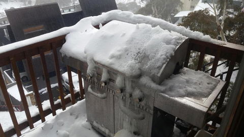 Aneeki Ski Lodge - Tourism Caloundra 3